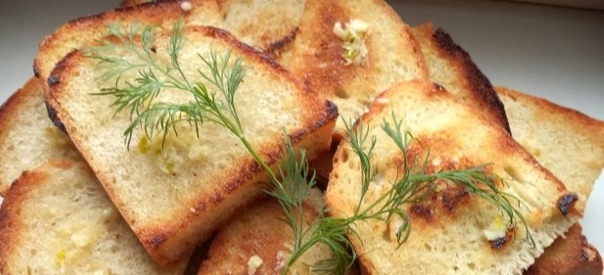 Хлеб на костре с чесноком Хлеб на костре с чесноком