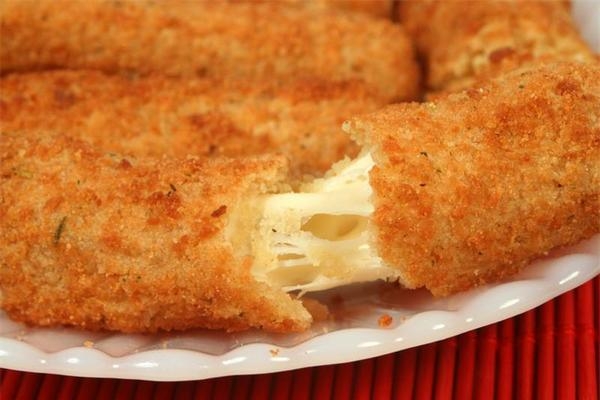 Жареный сыр с плесенью по-чешски Жареный сыр с плесенью по-чешски