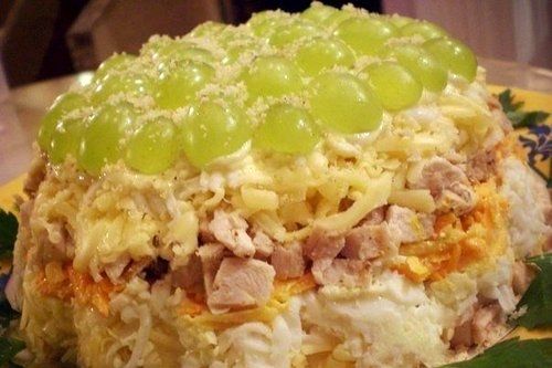 Слоеный салат с курицей и редькой Слоеный салат с курицей и редькой