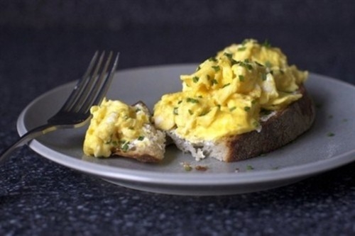 Сэндвич американский с сыром и яйцом Сэндвич американский с сыром и яйцом