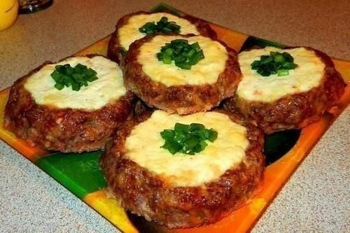 Мясные ватрушки с сырно-творожной начинкой