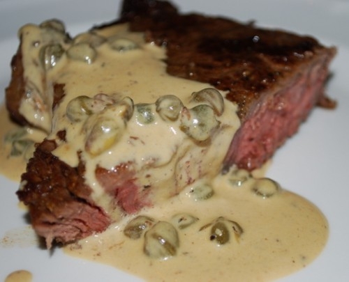 Бифштекс с пикантной приправой по-татарски