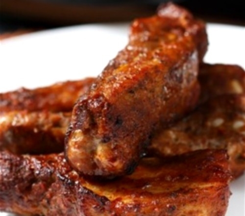 Запеченный свиной окорок в маринаде с соусом барбекю