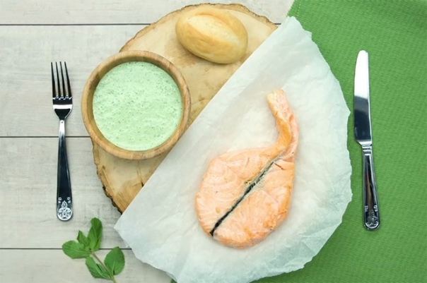 Соус к рыбе из йогурта и трав