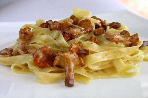 Тальятелле с лисичками в сливках