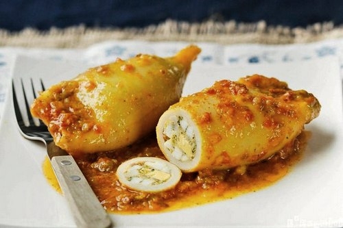 Филе кальмара с креветками в винном соусе