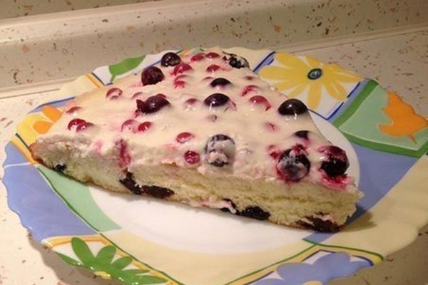 Быстрый пирог с яблоками и курагой