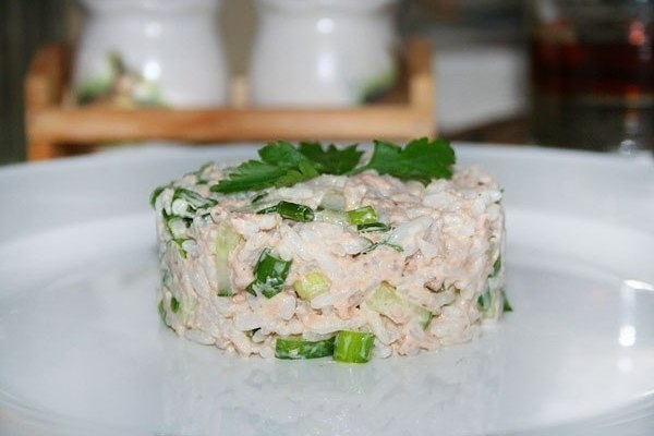 Салат «Рыбный» с сухарями