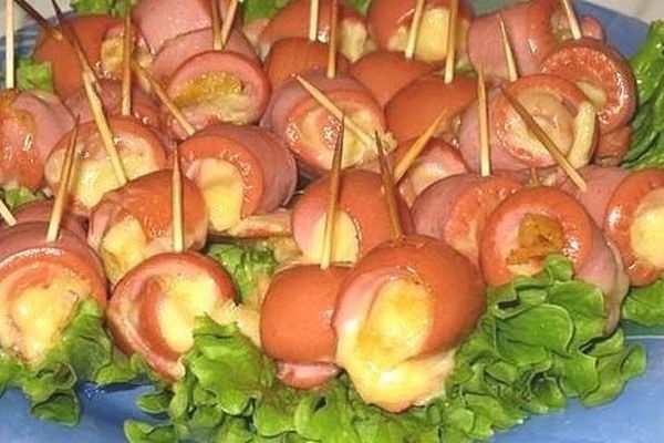 Закусочные улитки из сосисок