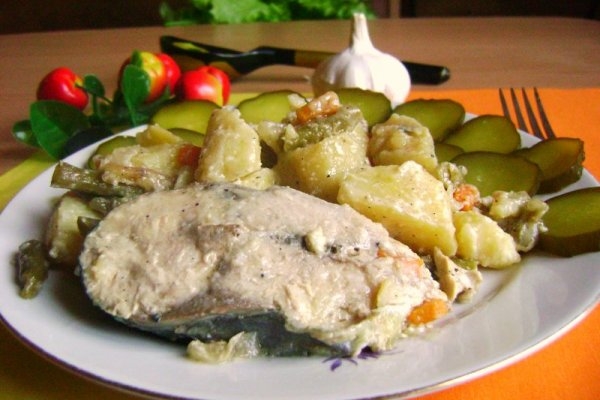 Запеченный тунец со стручковой фасолью