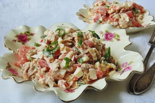 Салат «Коралл» с курицей и крабовым мясом