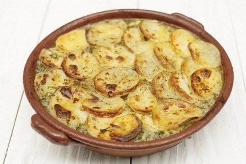 Свинина под картофелем в майонезе