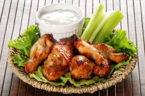 Куриные крылышки в сладковато-пряном маринаде Куриные крылышки в сладковато-пряном маринаде