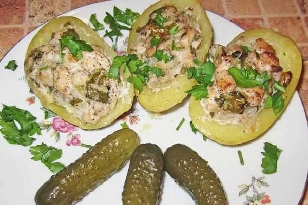 Картофельные лодочки с куриной начинкой Картофельные лодочки с куриной начинкой