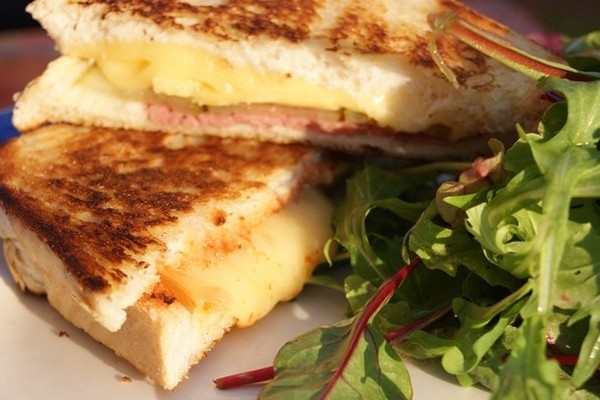 Гренки с начинкой к завтраку Гренки с начинкой к завтраку