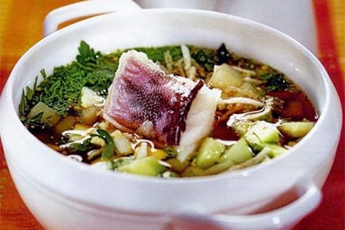 Окрошка с рыбой и огуречным рассолом Окрошка с рыбой и огуречным рассолом