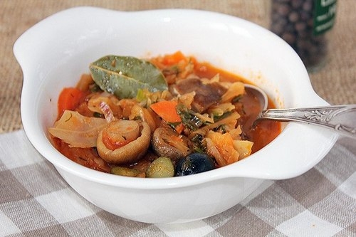 Грибная солянка с квашеной капустой и маслинами Грибная солянка с квашеной капустой и маслинами