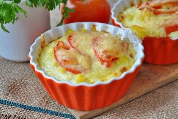 Запеканка с цветной капустой, помидорами и сыром