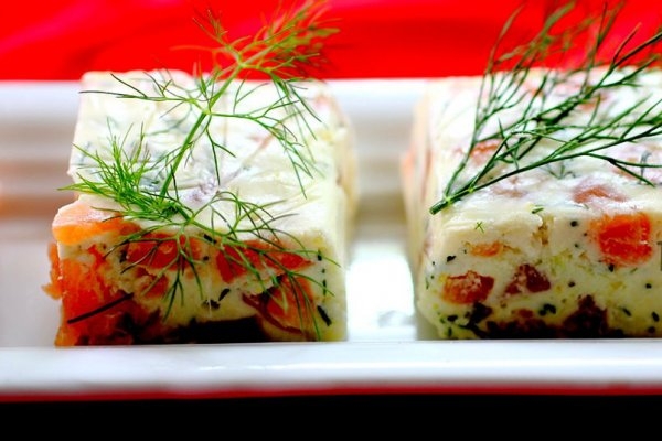 Сметанный мусс с лососем и сливочным сыром