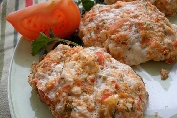 Простые куриные котлеты на пару