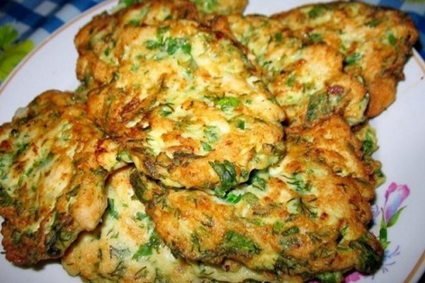 Оладьи из куриного фарша с брокколи