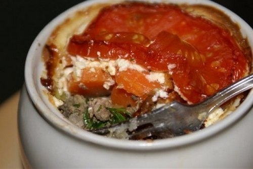 Овощи с куриной печенью в горшочках