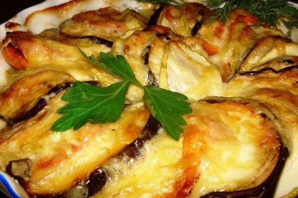 Диетическая индейка с овощами под сыром
