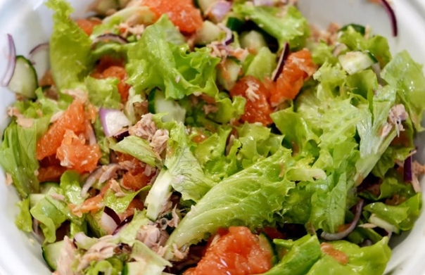 Легкий вечерний салат для худеющих