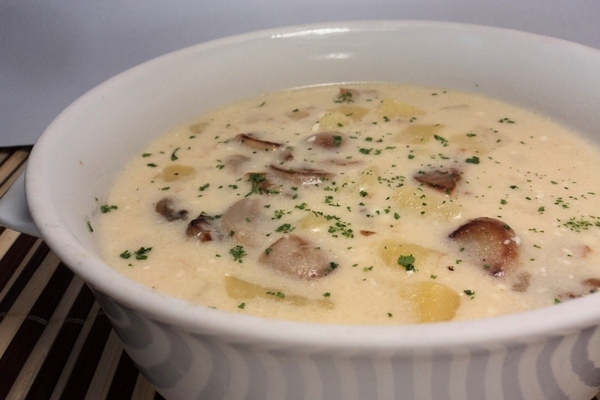 Грибной суп с сыром и куриным филе