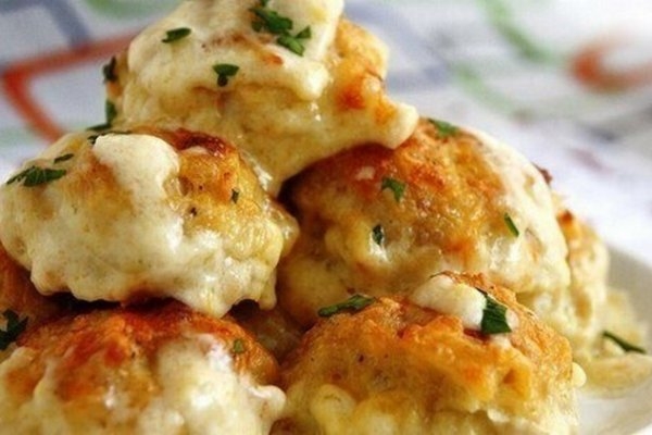 Куриные шарики с морковью и чесноком Куриные шарики с морковью и чесноком