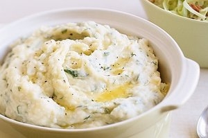 Картофельное пюре с сыром и травами