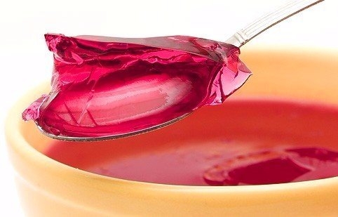 Развести желатин просто: растворить в холодной воде, далее долить жидкости до нужного объема, подогр