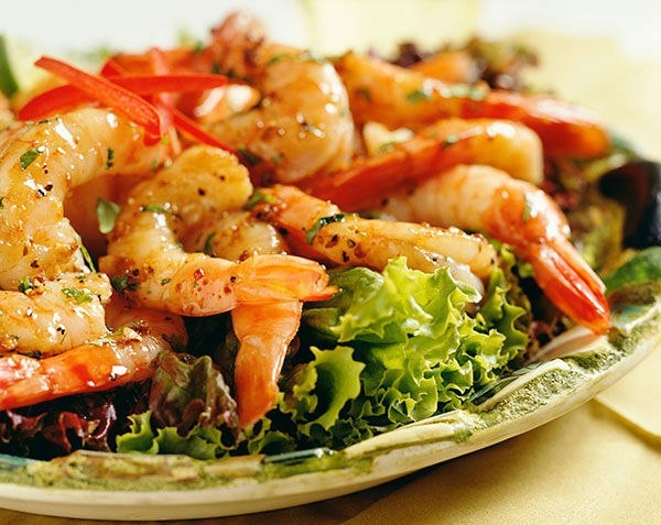 Жареные королевские креветки с чесноком