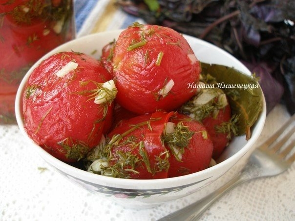 "Голые" маринованные помидоры