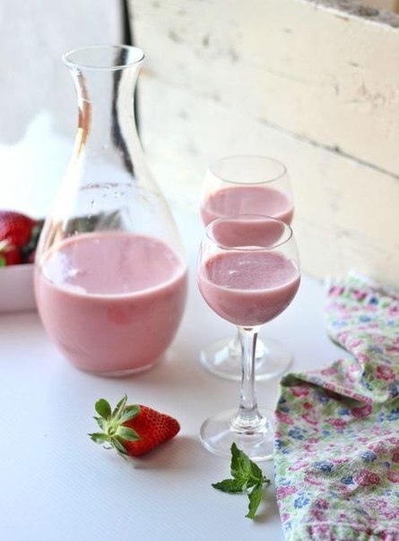 Клубничный сливочный ликёр Crema alla Fragola Клубничный сливочный ликёр Crema alla Fragola