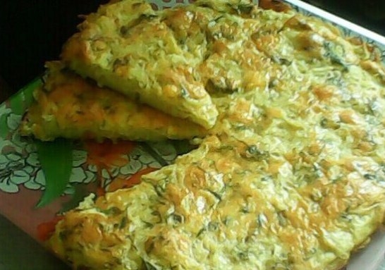 Пирог-запеканка из тертого картофеля с сыром и чесноком