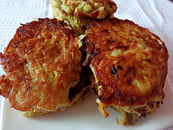 Луковые котлеты с картошкой и капустой Луковые котлеты с картошкой и капустой