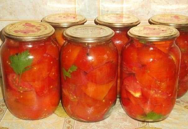 Помидоры дольками с петрушкой. Надёжный рецепт!