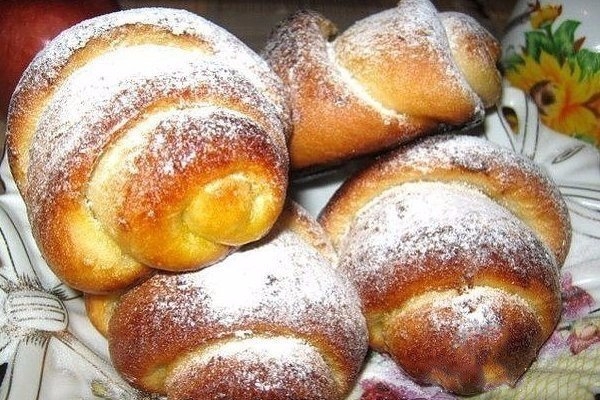 Побалуемся плюшками.))