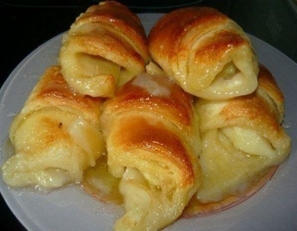Слойки с яблоками. Слойки с яблоками.