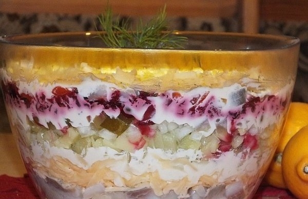 Салат "Сельдь под сырной шубой"