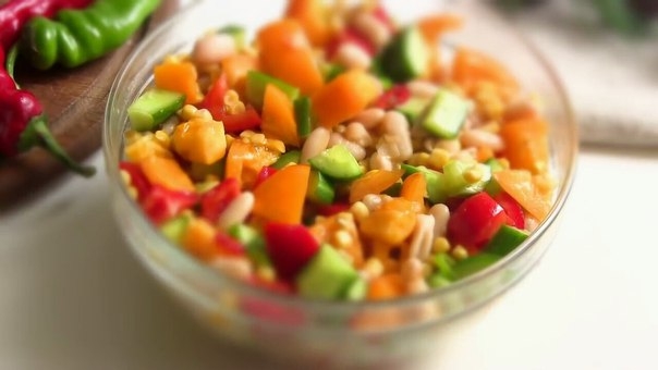 Салат с кукурузой острый