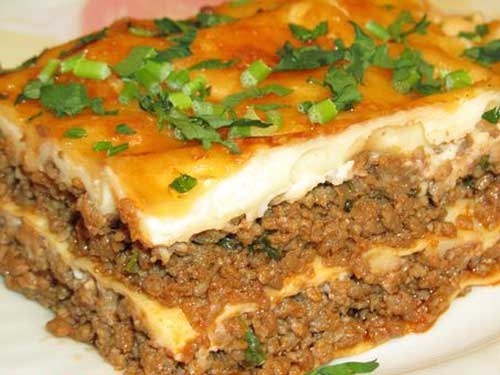 Лазанья с соусом Болоньезе и соусом Бешамель