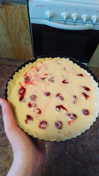 Королевская ватрушка с вишней Королевская ватрушка с вишней