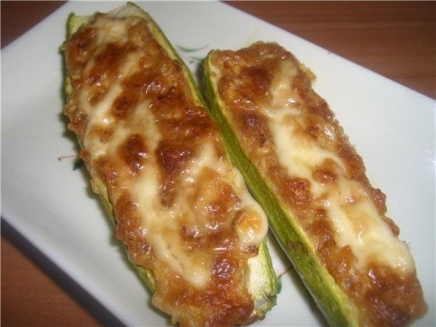 Кабачок фаршированный по-быстрому