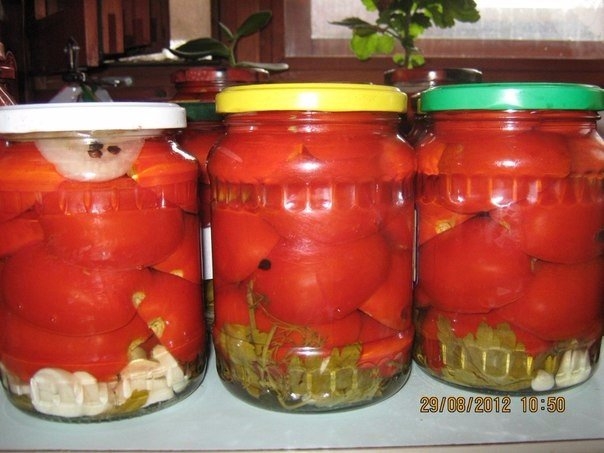 Маринованные томатики ( половинки)