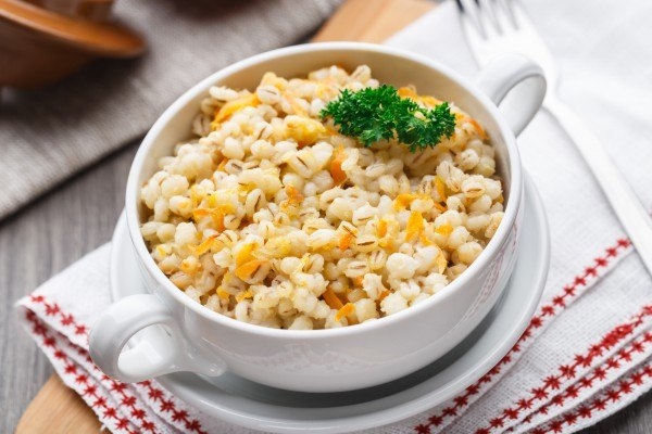 Перловая каша с луком и морковью Перловая каша с луком и морковью