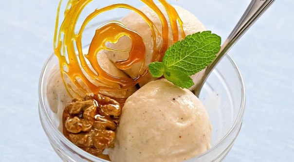 Банановое мороженое со сгущенкой и корицей