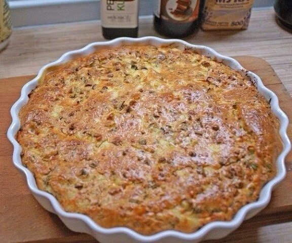 Предлагаю простой рецепт для пирога с практически любой начинкой. Я люблю с рыбкой, особенно семгой. Предлагаю простой рецепт для пирога с практически любой начинкой. Я люблю с рыбкой, особенно семгой.