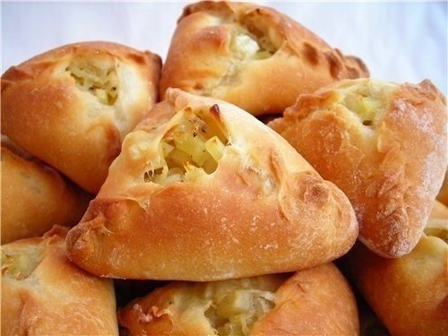 Татарские эчпочмаки (треугольники) Татарские эчпочмаки (треугольники)